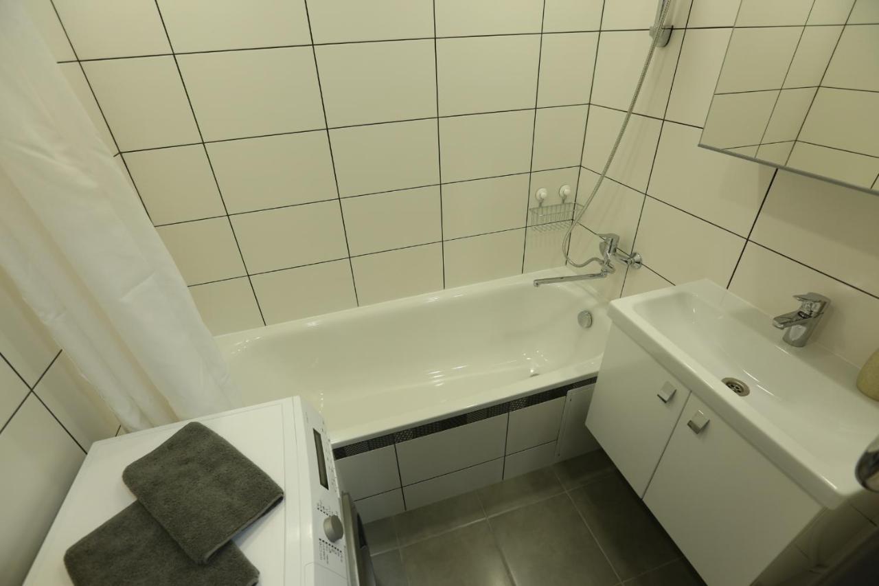 Comfy 2 Room Apartment - Free Parking - 350Mbps Wifi - Netflix Kaunas Exterior foto